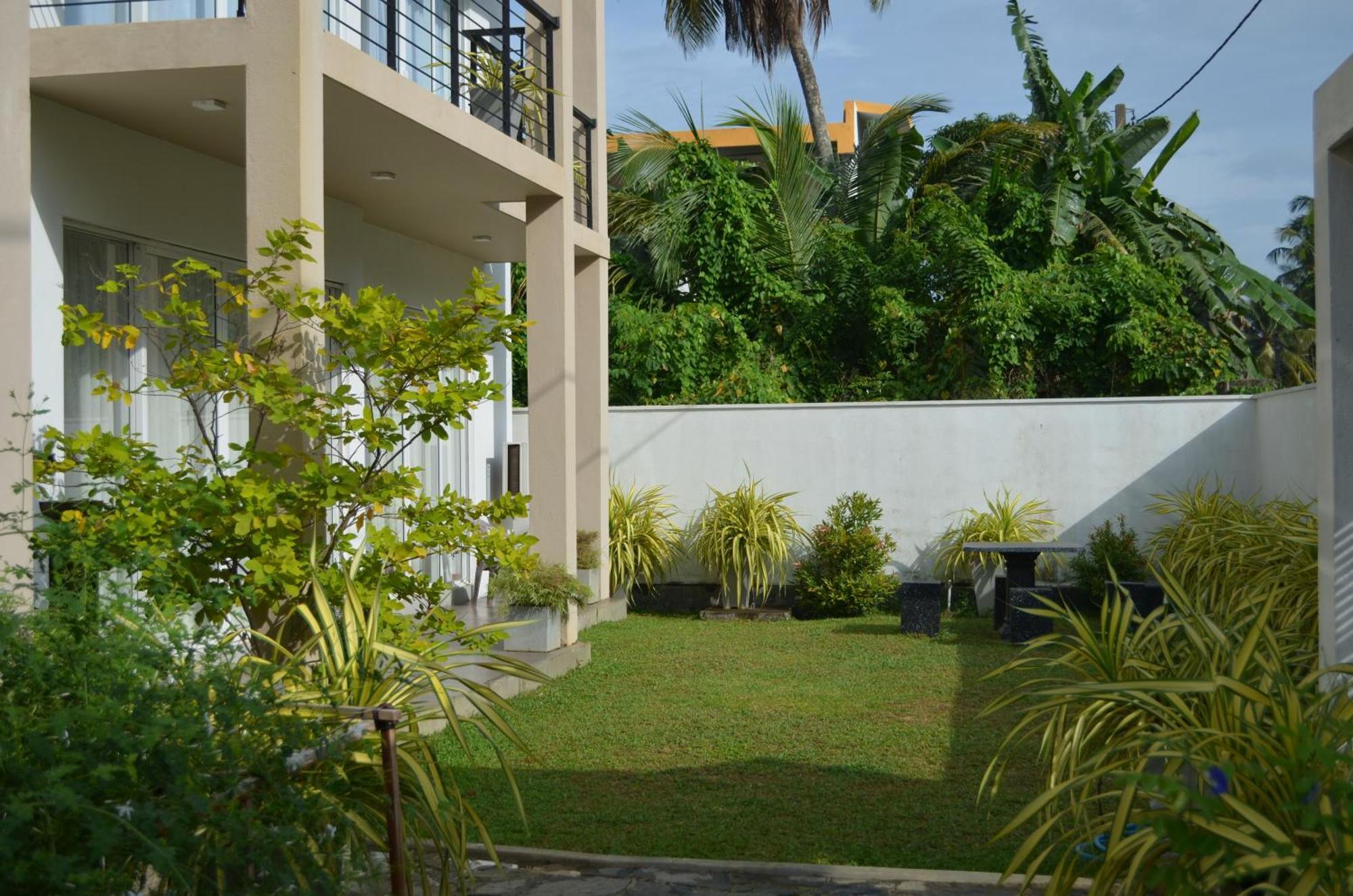 Silina Airport Transit Hotel & Residence Katunayaka Exterior photo