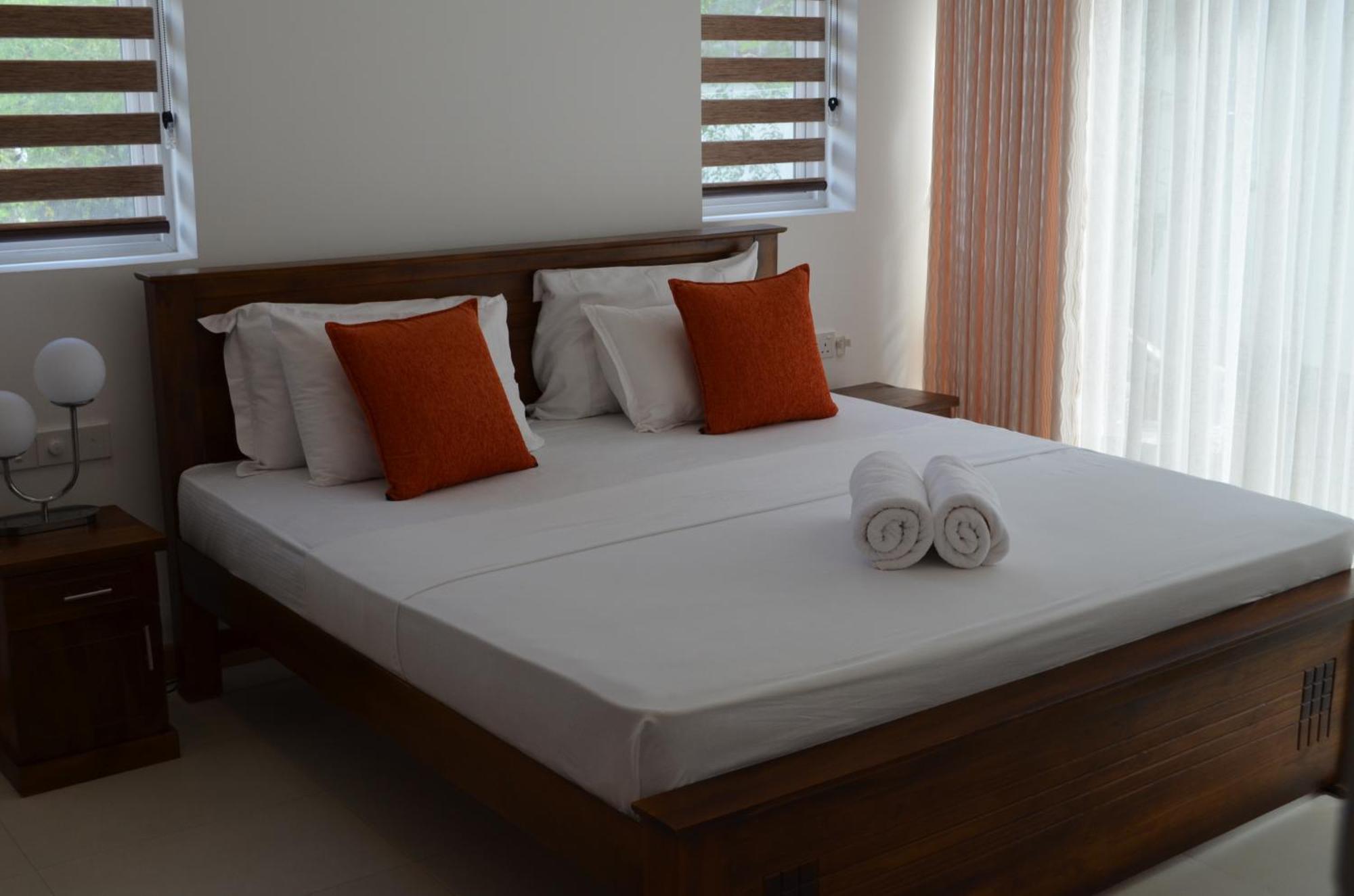 Silina Airport Transit Hotel & Residence Katunayaka Exterior photo