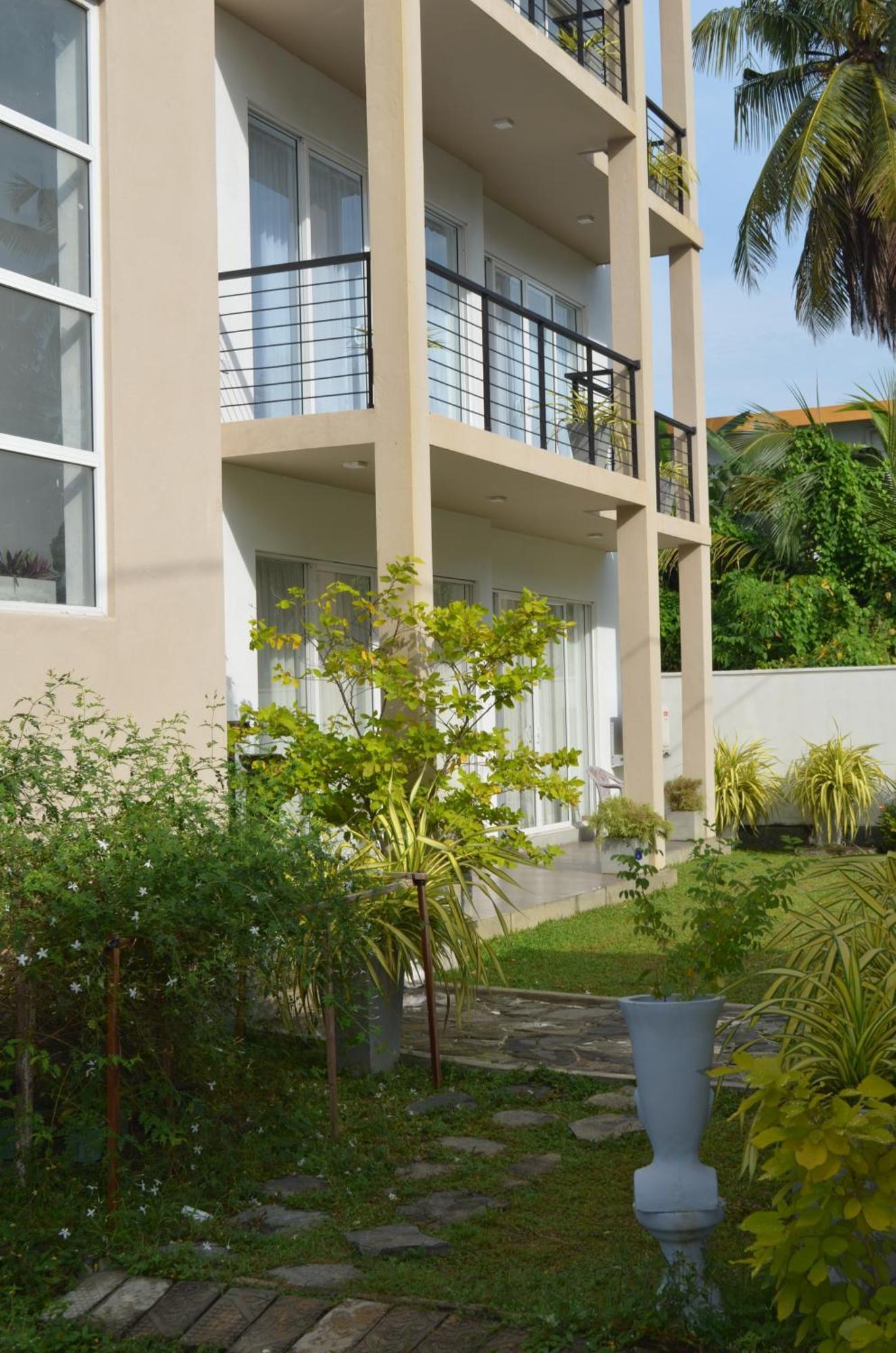 Silina Airport Transit Hotel & Residence Katunayaka Exterior photo