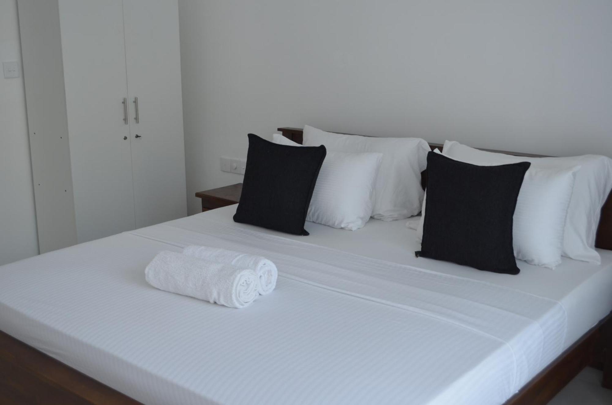 Silina Airport Transit Hotel & Residence Katunayaka Exterior photo