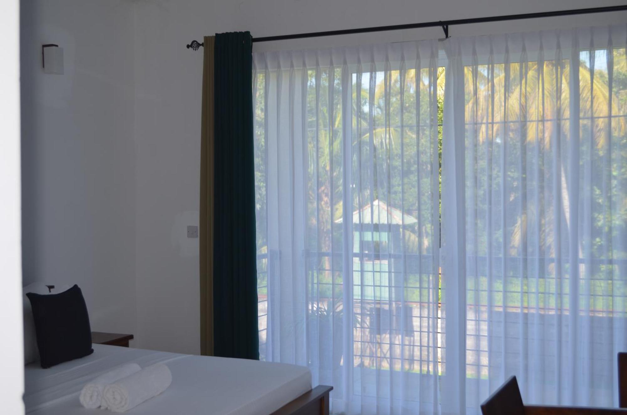 Silina Airport Transit Hotel & Residence Katunayaka Exterior photo